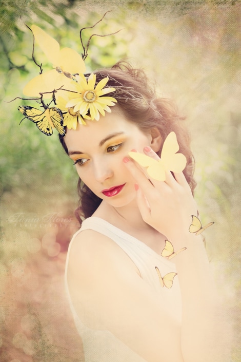 Tania-Flores-Photography-portrait-hello-yellow-3