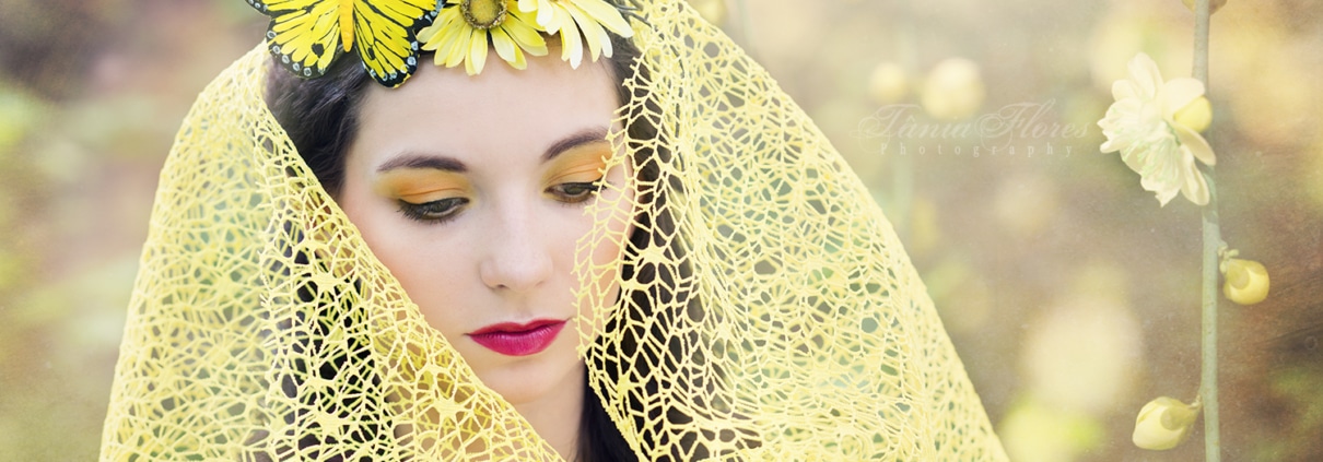 Tania-Flores-Photography-portrait-hello-yellow-4