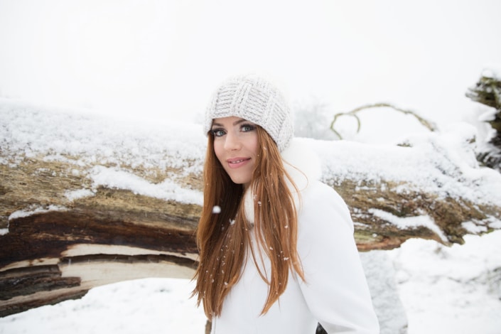 Tania-Flores-Photography-Girl-Portaits-Snow-5